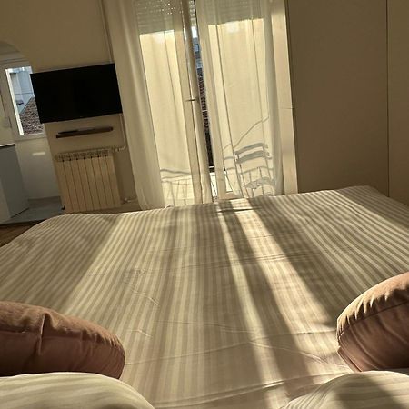 Balconia Sunny Apartment In Centre Of Belgrado Esterno foto