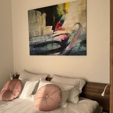 Balconia Sunny Apartment In Centre Of Belgrado Esterno foto