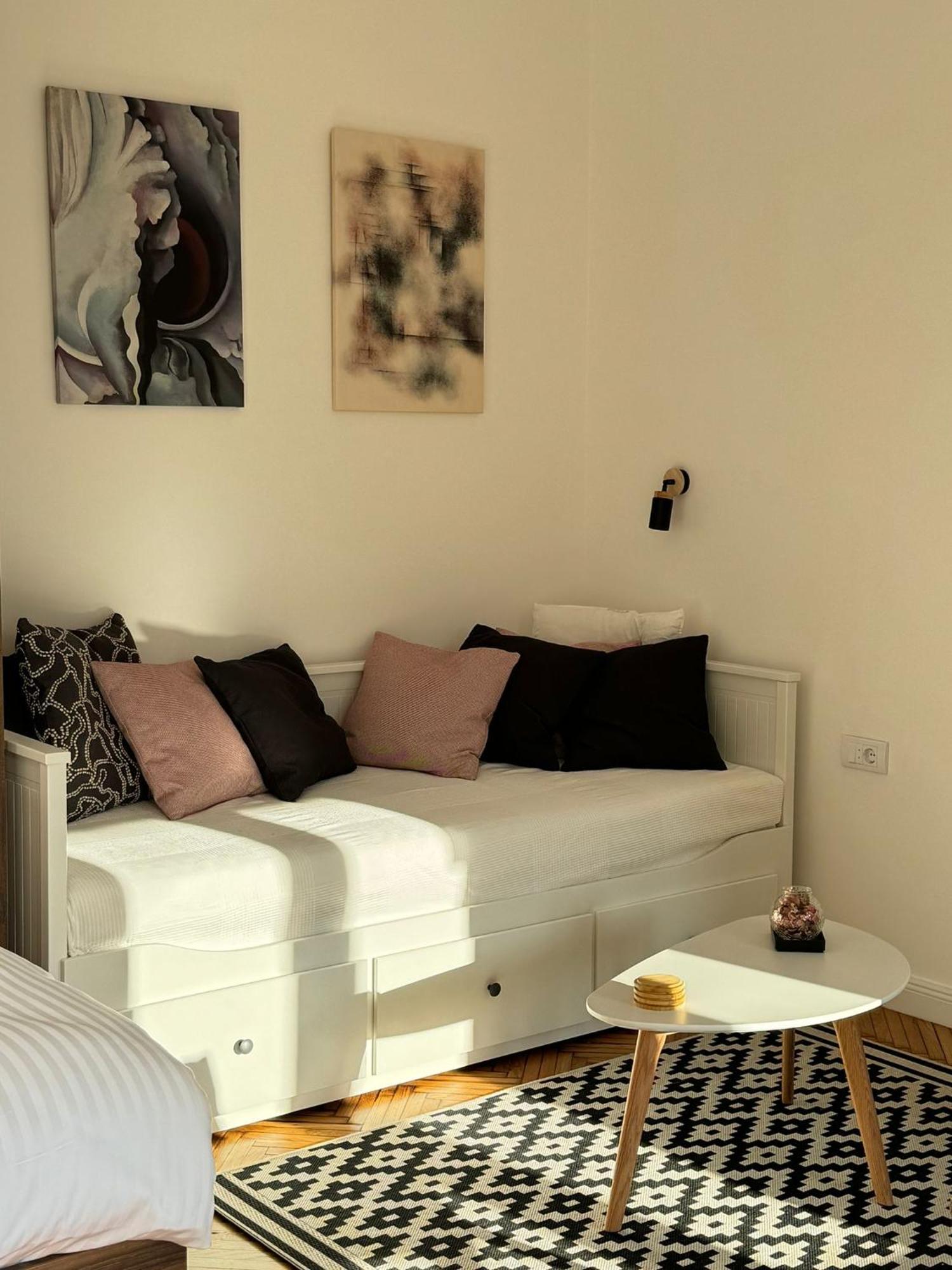 Balconia Sunny Apartment In Centre Of Belgrado Esterno foto