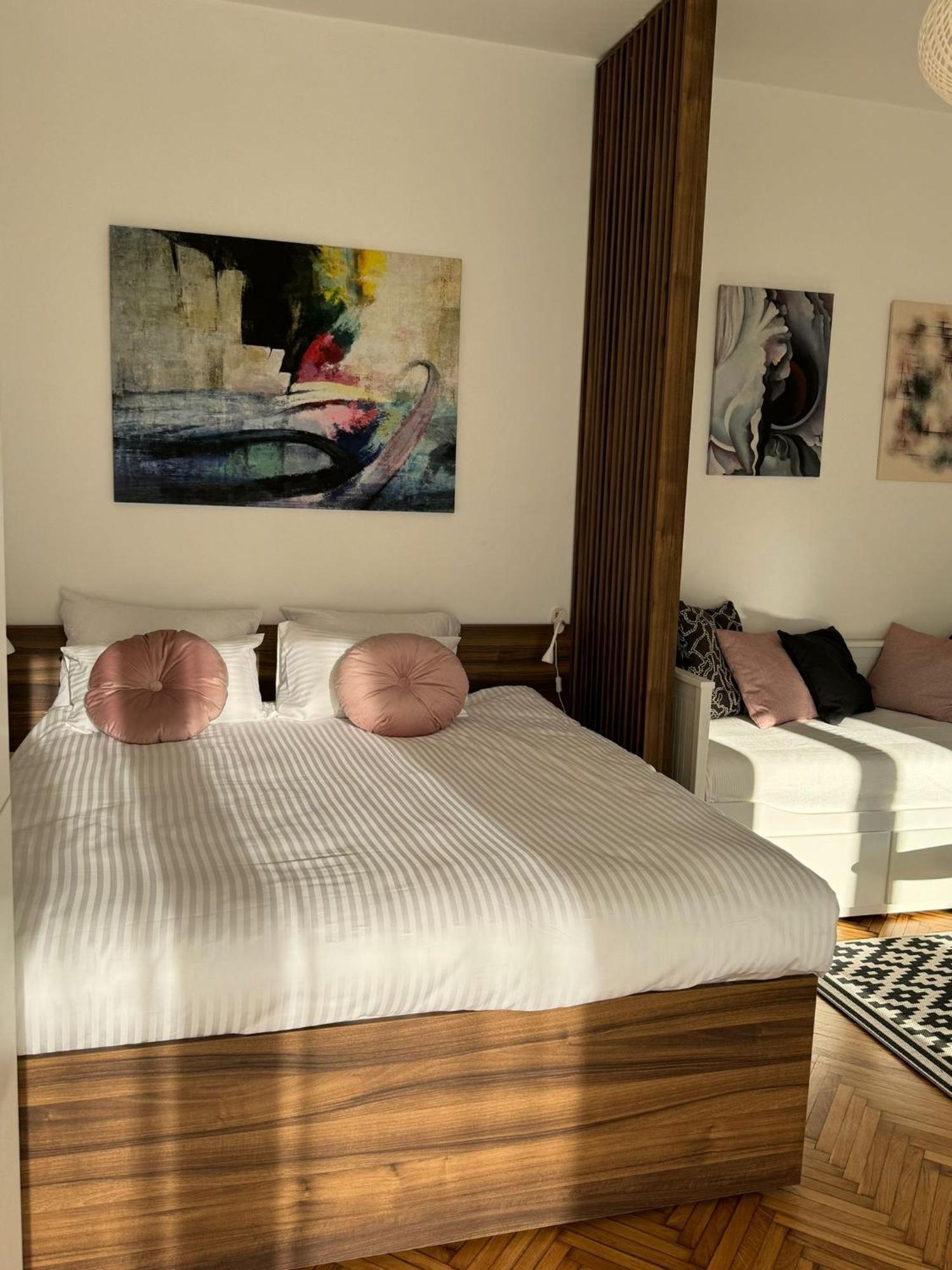 Balconia Sunny Apartment In Centre Of Belgrado Esterno foto