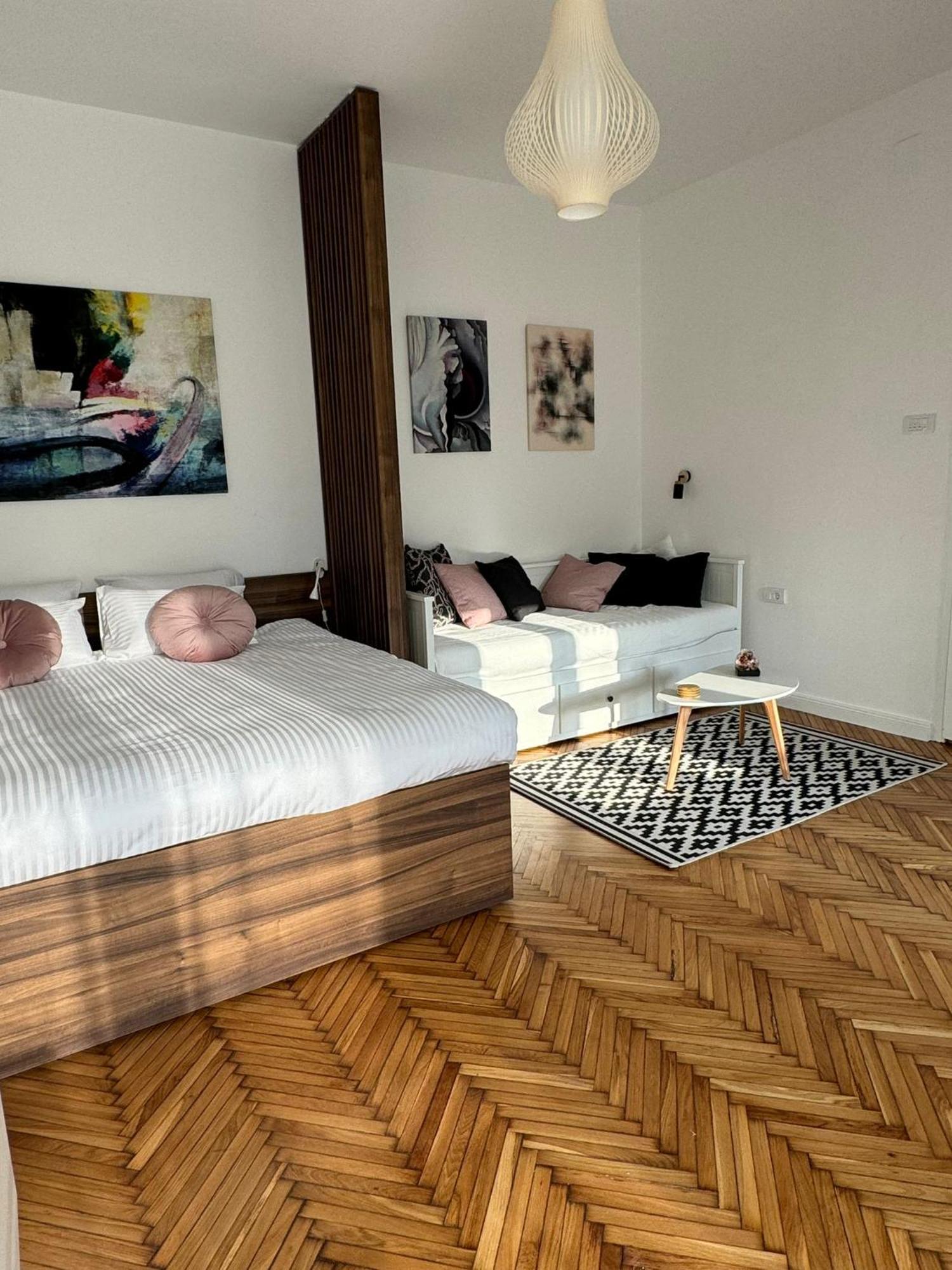 Balconia Sunny Apartment In Centre Of Belgrado Esterno foto