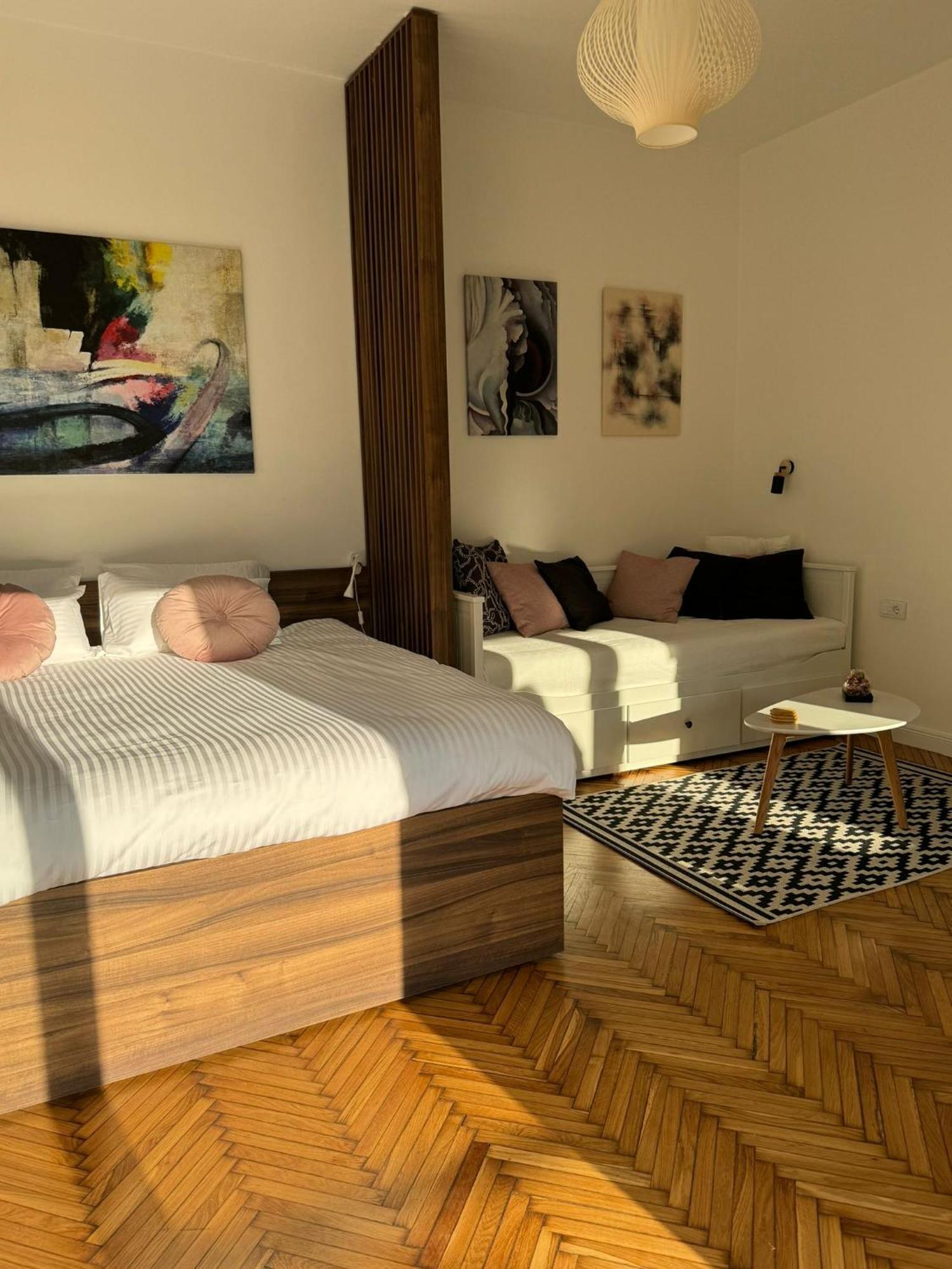 Balconia Sunny Apartment In Centre Of Belgrado Esterno foto